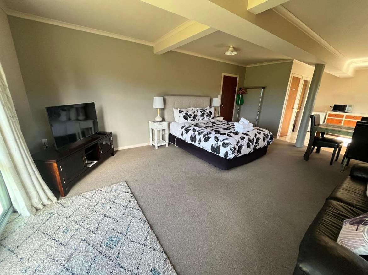 Two Bridges Tekapo Apartment Lake Tekapo Bagian luar foto